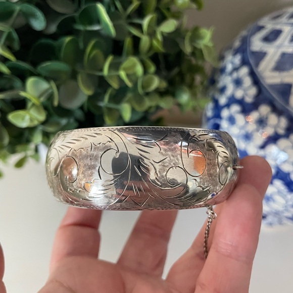 Vintage Thick Sterling Silver 925 SU Floral Etched Wide Hinged Bangle Bracelet